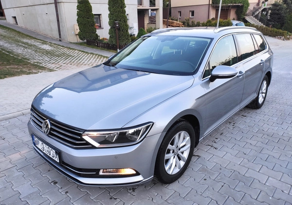 Volkswagen Passat cena 47400 przebieg: 219035, rok produkcji 2017 z Ropczyce małe 742